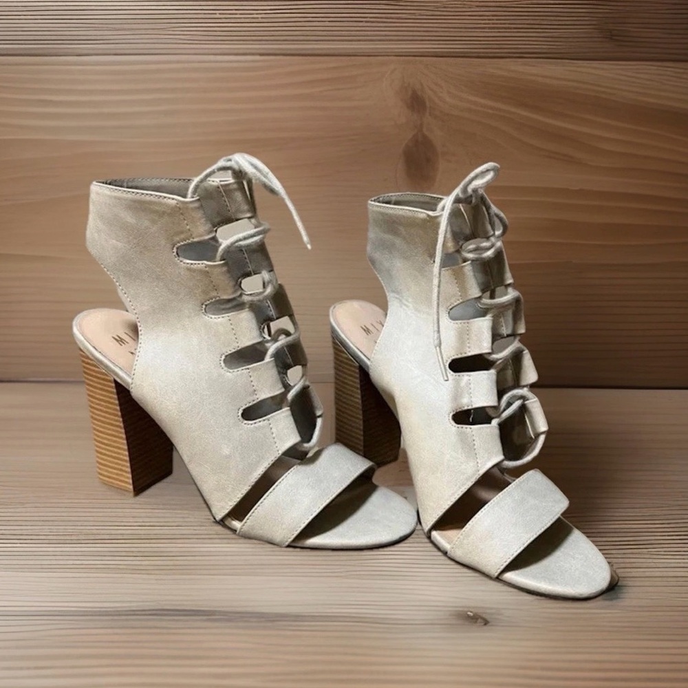 Mix No. 6 Light Gray Lace-Up Block Heels (BRAND NEW, size 6)